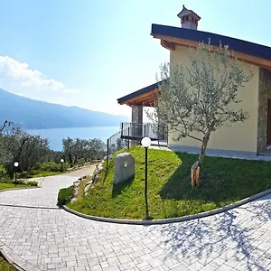Vagne By Gardadomusmea Apartament